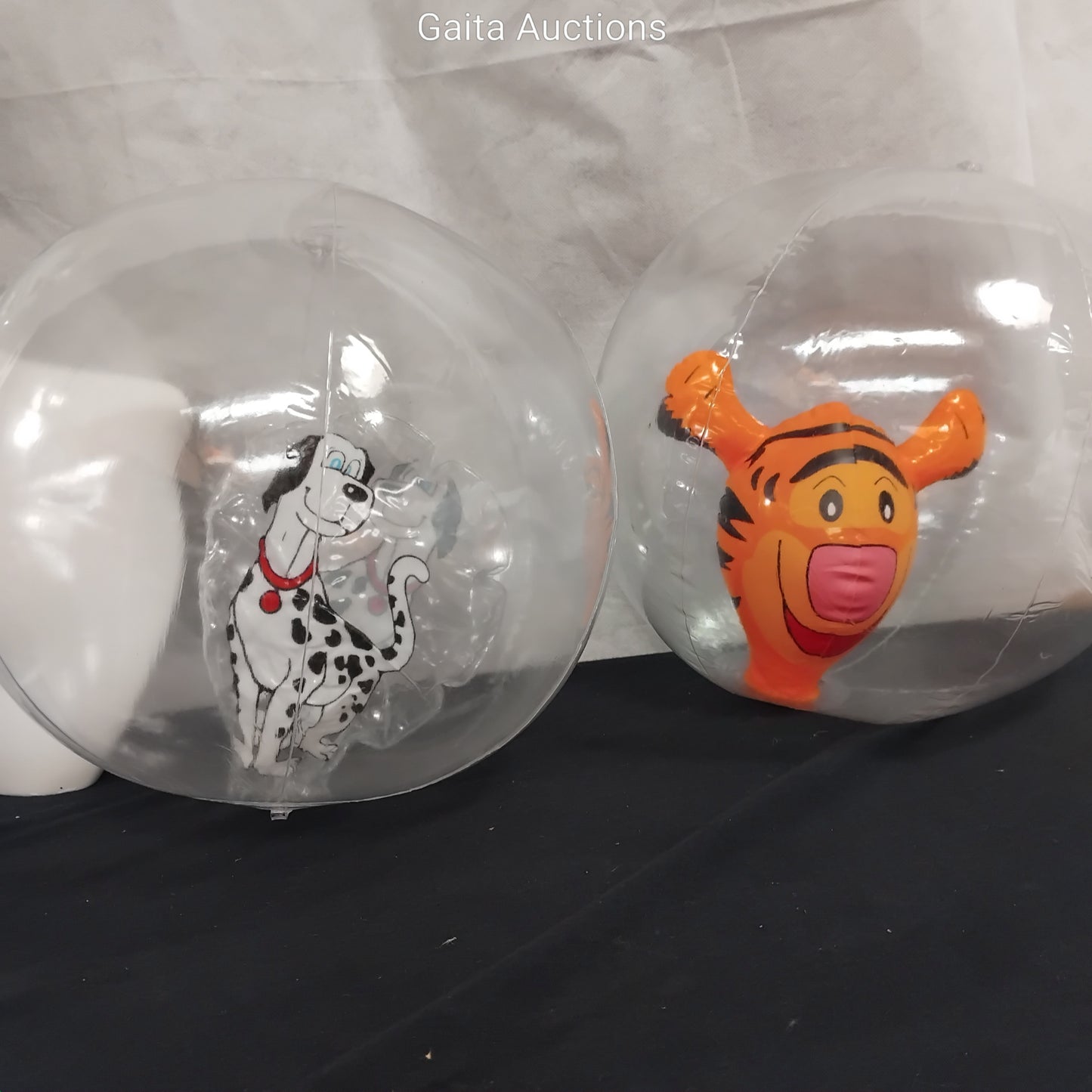 Job Lot of 12 Inflatable Pool Balls with Assorted Animals