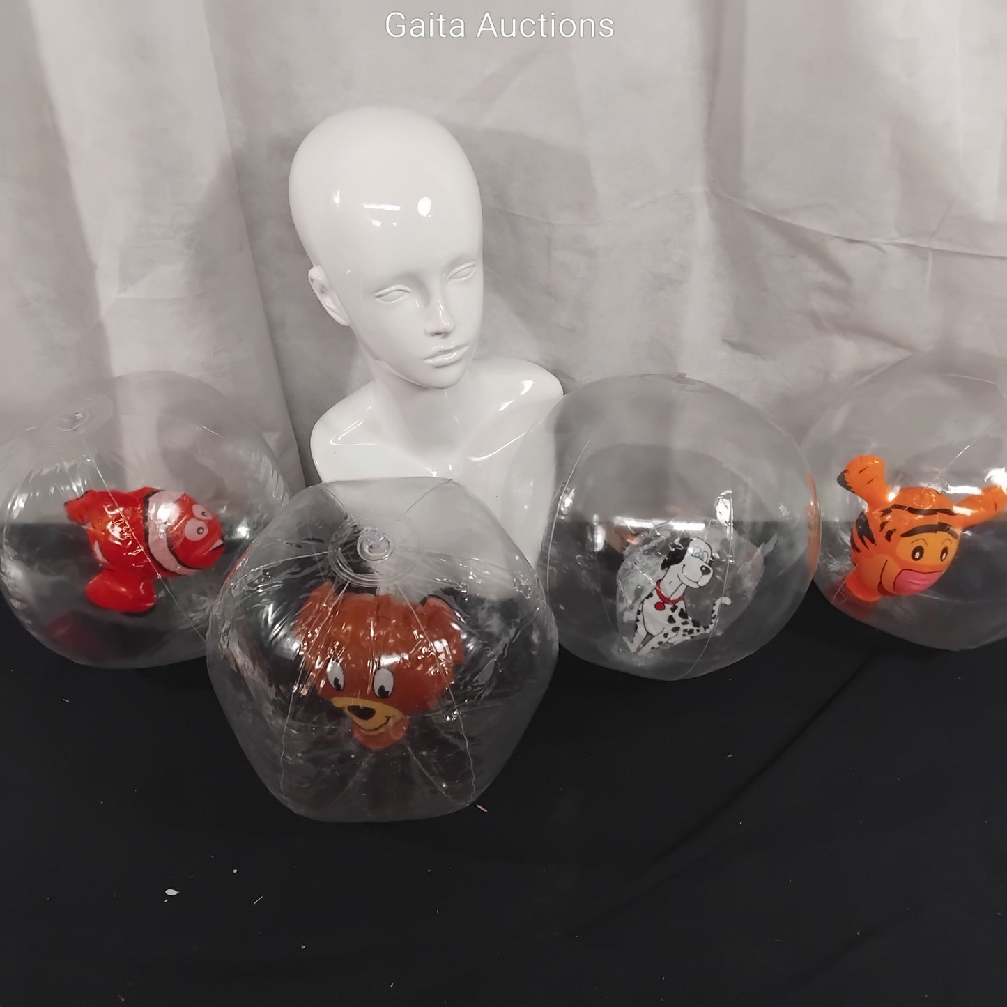 Job Lot of 12 Inflatable Pool Balls with Assorted Animals